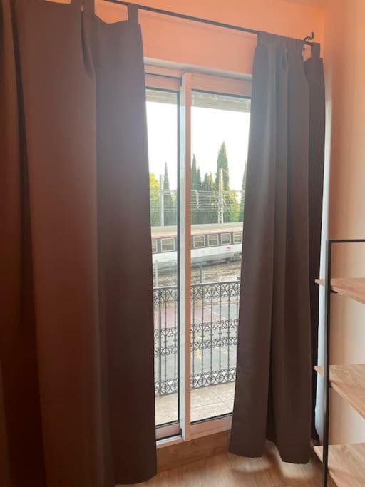 Appartement Confort Equipe Au Coeur De Beziers Exterior photo